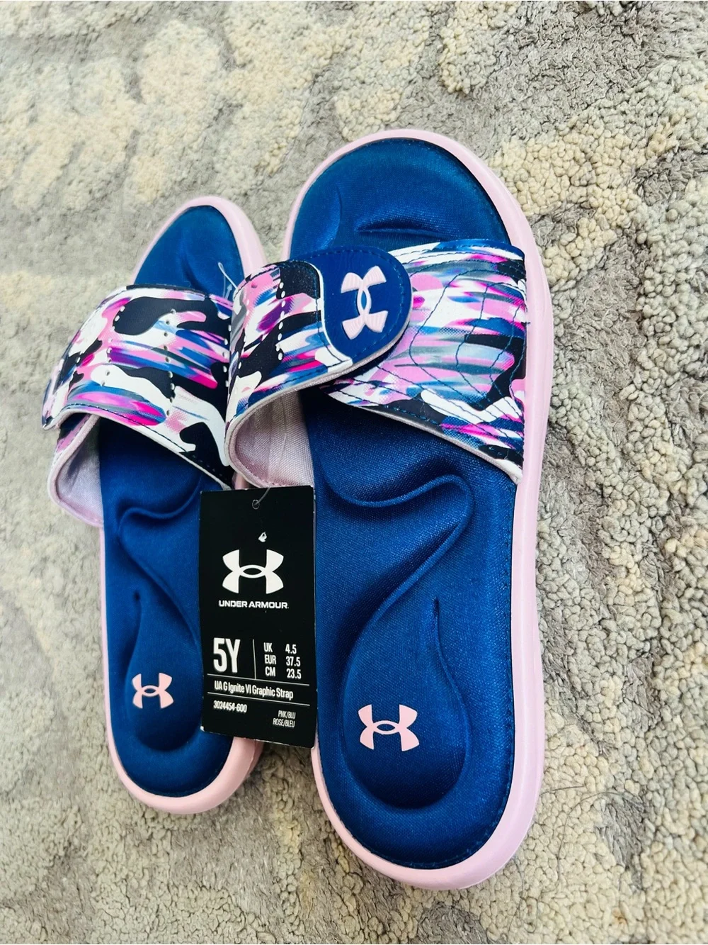 Under Armour new tag